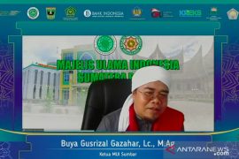 Ini tanggapan Ketua MUI Sumbar tentang literasi ekonomi syariah di daerah itu