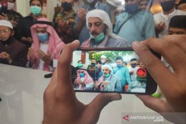 Syekh Ali Jaber minta umat Islam tak terprovokasi terkait kasusnya