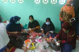 DPPU Pattimura dampingi inovasi produk daur ulang sampah