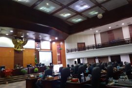 Golkar :Program pembangunan Sumbar terkesan jalan sendiri