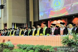 Rektor UNP ingatkan mahasiswa agar tingkatkan kewaspadaan terhadap COVID-19
