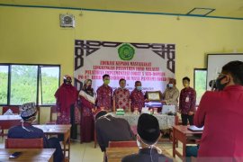 Dosen UMP beri pelatihan desain grafis-Microsoft Office bagi santri