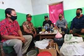Polisi selidiki kasus meninggalnya empat orang setelah pesta minuman keras di Kediri