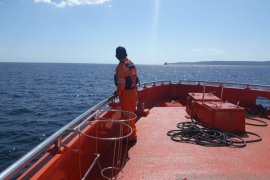 Basarnas lanjutkan pencarian empat korban kapal terbakar