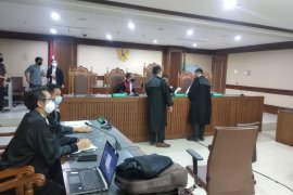 Pengusaha Taufik Agustono didakwa suap eks anggota DPR Bowo Sidik terkait sewa kapal