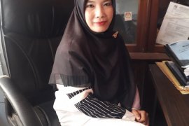 KPU Pasaman Barat fasilitasi Paslon Bupati-Wakil Bupati buat APK dengan jumlah terbatas