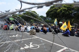 Petani tolak relokasi saluran irigasi
