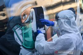 Indofarma sediakan layanan tes  PCR seharga Rp600 ribu