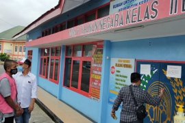 Kajari tahan tersangka diduga gelapkan dana insentif guru ngaji di Aceh Tengah