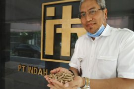 Perusahaan ini ekspor limbah kayu ke Malaysia-Singapura