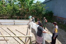 Tim Terpadu COVID-19 tertibkan arena sabung ayam di Bangli