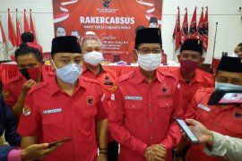 PDIP targetkan pasangan Eri-Armuji menang 70 persen di Pilkada Surabaya