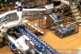 Operasi pabrik air mineral di Sukabumi dihentikan