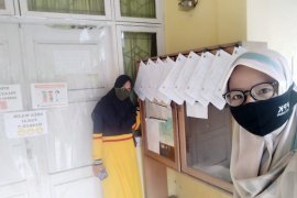 1.290 PPS Riau mulai tempel DPS Pilkada 2020 di balai desa