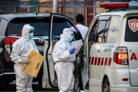 Ambulans terbatas, mobil dinas Pemkot Kediri difungsikan angkut pasien COVID-19