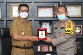 Silaturahmi Kapolda dengan Gubernur untuk menjaga sinergisitas