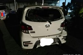 Bawa korban tabrakan ke puskesmas, kaca mobil pecah dilempar pihak keluarga