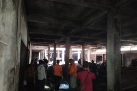 Polisi olah TKP kebakaran Pasar Wage Purwokerto
