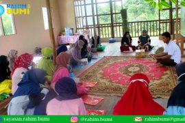 Yayasan Rahim Bumi kembangkan industri purun dukung ekonomi rakyat