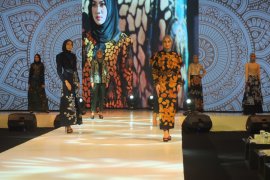 Bangkitkan UMKM saat pandemi, BI Jember gelar peragaan busana batik dalam Fesyar 2020