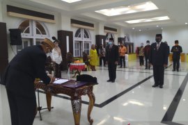 Gubernur kukuhkan penjabat sementara bupati Gorontalo-Bone Bolango