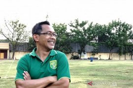 Pemain Persebaya diingatkan tak remehkan calon lawan