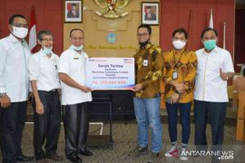 Mahasiswa UNP terima beasiswa dari BRI