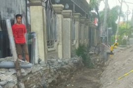 Warga Gresik keluhkan terhentinya distribusi air PDAM selama sebulan