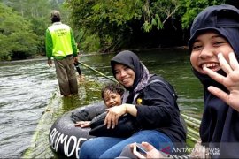 Video - Menjajal tantangan dan pesona alam Balanting Paring Liang Lahung, Loksado