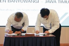 PLN tandatangani perjanjian jual beli tenaga listrik dua PLTMH di Jatim