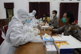 1.038 anggota Polresta Kediri ikut rapid test
