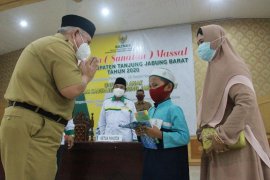 Seratus anak yang dikhitan peroleh cenderamata  face shield dan Juz'ama