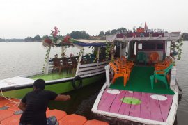Persewaan perahu ketek  Danau Sipin praktis andalkan kunjungan akhir pekan