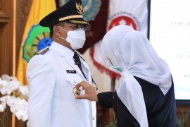 Gubernur Khofifah minta Penjabat Bupati Sidoarjo "lari kencang"