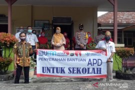 PT Timah-Polres Bangka Barat sosialisasi pencegahan COVID-19 di sekolah