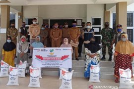 Bulog mulai salurkan 137,8 ton rastra untuk 4.596 KK di Aceh Jaya