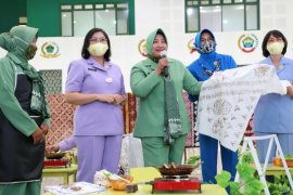 Dharma Pertiwi Daerah "A" peringati Hari Batik Nasional