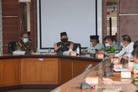 Pjs Wali Kota Batam terbitkan instruksi  pelaksanaan protokol kesehatan