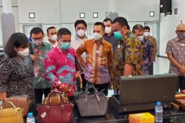 Rachmat Gobel dorong perajin kulit Sidoarjo tampil di pasar global