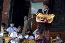 Seminar topeng koleksi Museum Bali