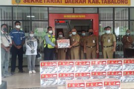 PT Pama dan mitra serahkan 8 ribu masker untuk Pemkab Tabalong
