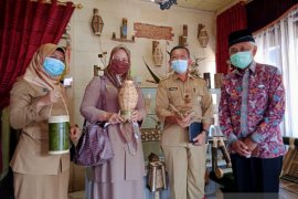Talamau, Pasaman Barat mulai olah bambu menjadi kerajinan kreatif