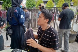 Dua wartawan cedera saat liputan demo penolakan Omnibus Law