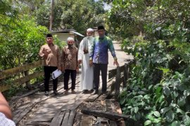 Cabup Banjar Kalsel Rusli akan perhatikan infrastruktur pedesaan