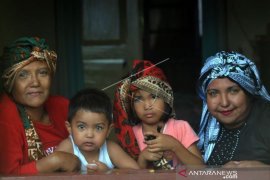 Keluarga Dengan Sindrom Waardenburg Di Nagari Sungayang Antara Sumbar