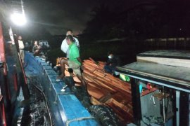 Polair Polda Kalbar sita seribuan batang kayu olahan ilegal