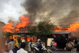Rumah dan empat kios ludes terbakar di Aceh Besar