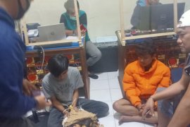 Dua pelajar diduga terlibat kasus pengiriman narkoba di BIM, Empat tersangka diamankan Polda Sumbar