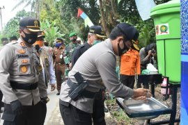Pakar: Penyebaran COVID-19 paling sering terjadi melalui tangan