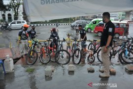 Rest area bagi pesepeda akhir pekan di Palembang Page 4 Small